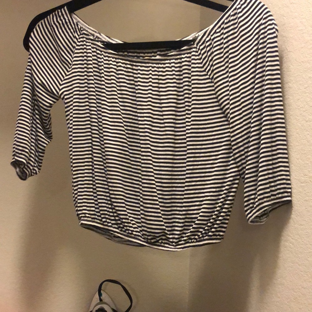 BLACK & WHITE STRIPED LONG SLEEVE - HOLLISTER